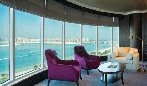 Le Meridien Mina Seyahi Beach Resort and Marina club lounge