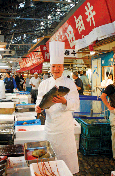 Join Chef Hirota at the Tsukiji Fish Market