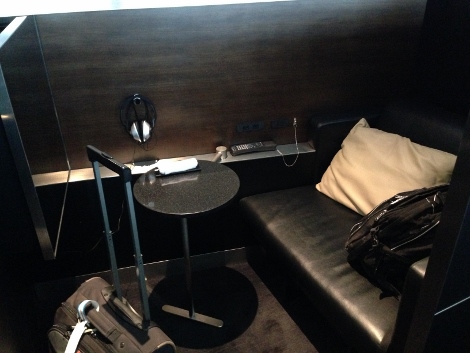 ANA First Lounge, Haneda Massage Chair