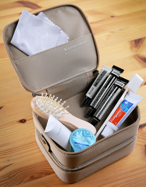 Stackable: First class female amenity kit 