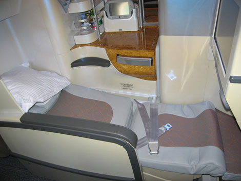 bassinet seat emirates economy