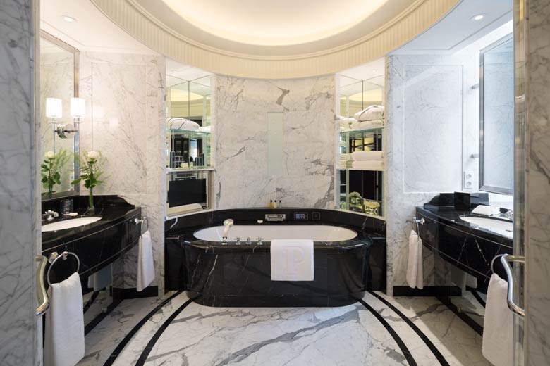 Peninsula Paris Deluxe Suite bathroom