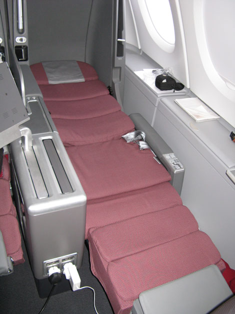 Fully-flat business class product on the Qantas A380