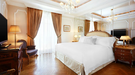 Grand suite in Athens\\\\\\' King George hotel