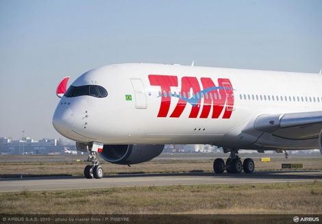The TAM branded A350 taxiing